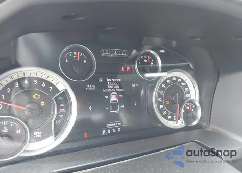 2016 Ram 1500 Big Horn z USA, uszkodzony, nr VIN 1C6RR6LT1GS183033